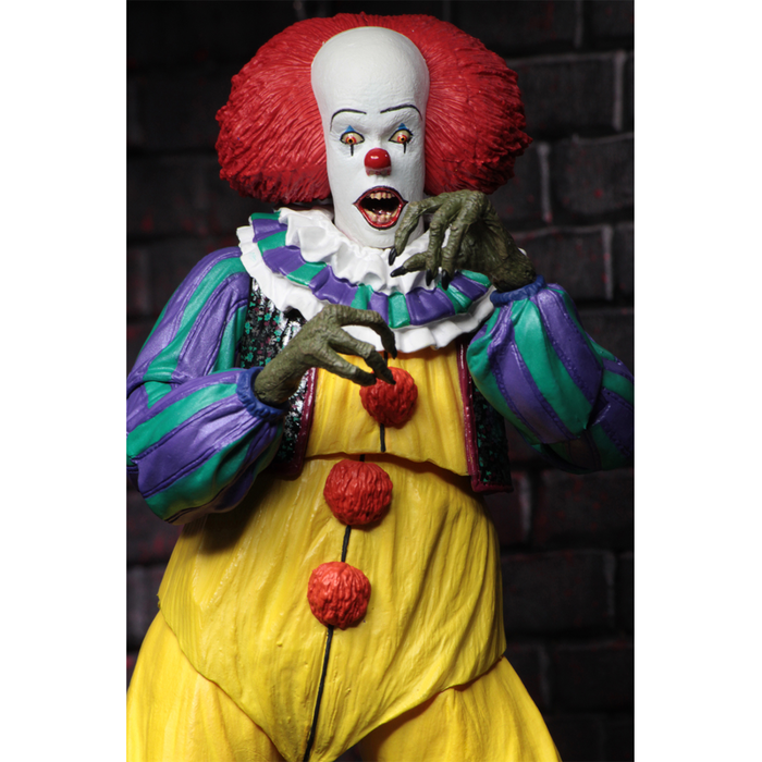 It Ultimate Pennywise (1990) 7-Inch Scale Action Figure