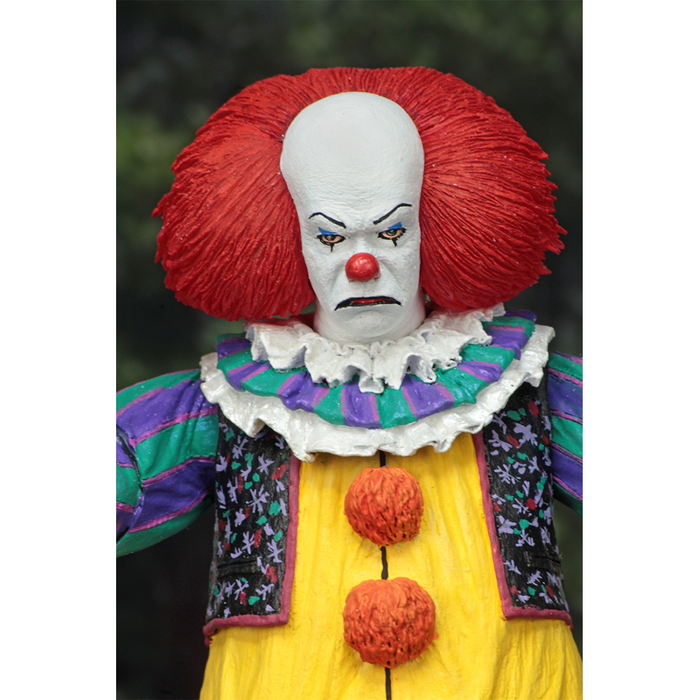 It Ultimate Pennywise (1990) 7-Inch Scale Action Figure