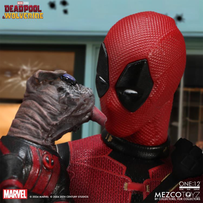 Mezco One:12 Collective Deadpool & Wolverine: Deadpool Action Figure