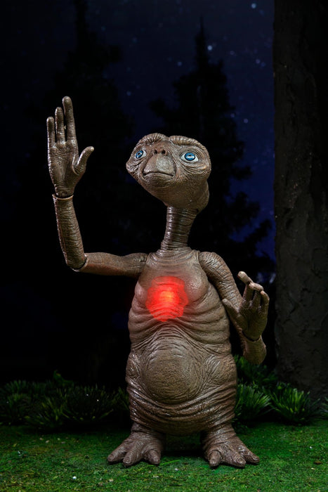 E.T. 40th Anniversary Ultimate Deluxe E.T. with LED Chest & "Phone Home" Communicator 7-Inch Scale Action Figure