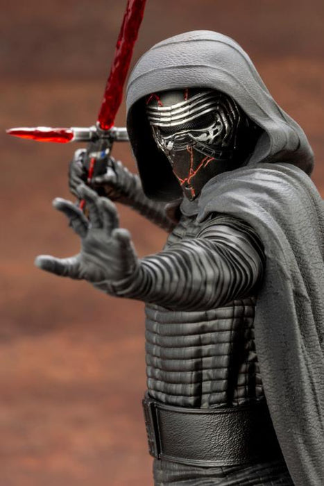 Star Wars: Rise of Skywalker Kylo Ren ARTFX+ Statue