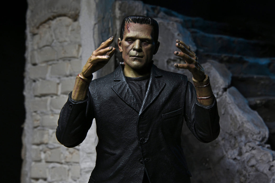 Universal Monsters Ultimate Frankenstein’s Monster (COLOR) 7-Inch Scale Action Figure