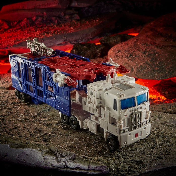 Transformers War for Cybertron Kingdom Leader Ultra Magnus