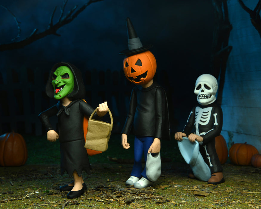 Halloween 3: Season of the Witch Toony Terrors 6-Inch Scale Trick or Treaters Action Figure 3-Pack