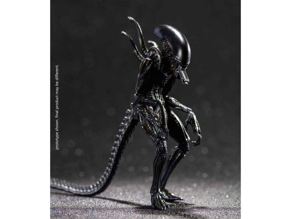 AVP: Alien vs. Predator Alien Warrior 1:18 Scale Action Figure