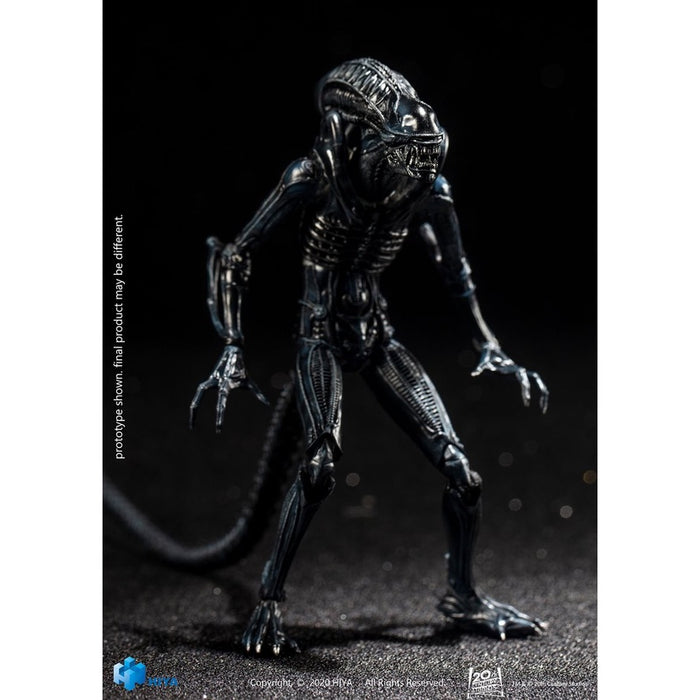 Aliens Crouching Alien Warrior 1:18 Scale Action Figure