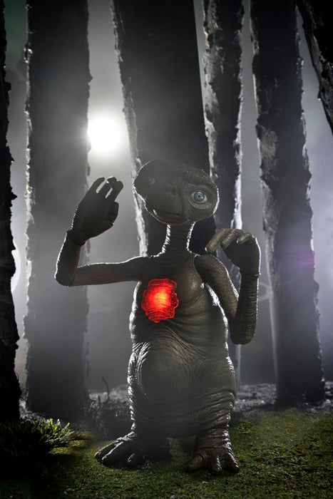 E.T. 40th Anniversary Ultimate Deluxe E.T. with LED Chest & "Phone Home" Communicator 7-Inch Scale Action Figure