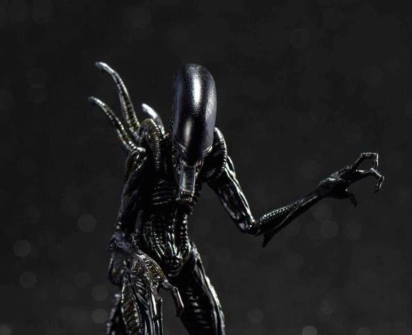 AVP: Alien vs. Predator Alien Warrior 1:18 Scale Action Figure