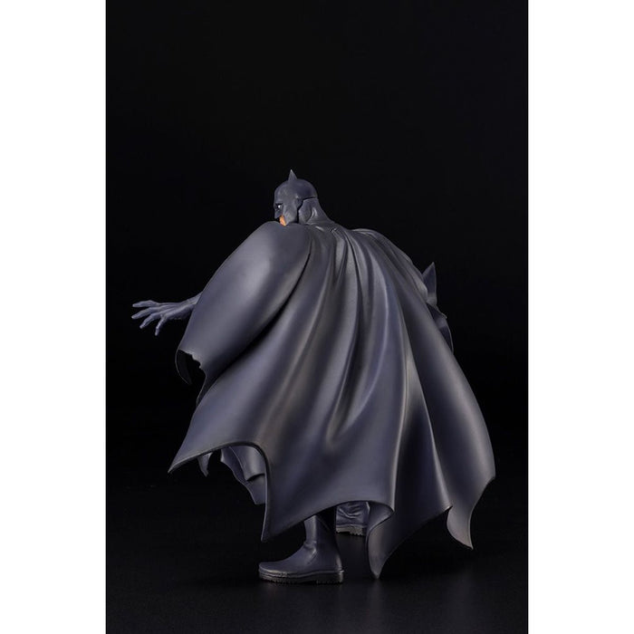 Batman: Hush Blue Costume Variant ARTFX+ 1:6 Scale Statue