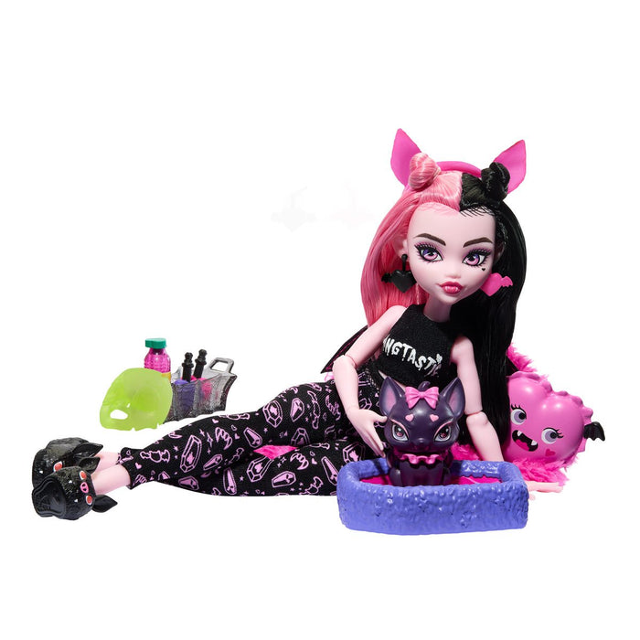 Monster High Creepover Party Draculaura Fashion Doll