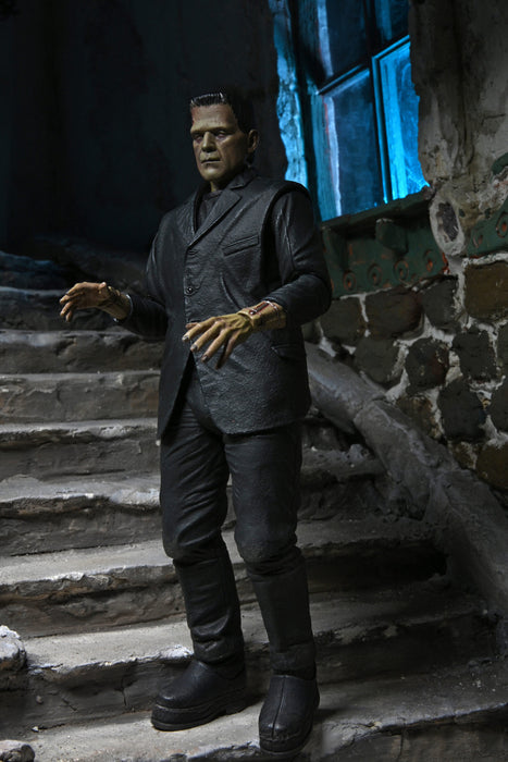 Universal Monsters Ultimate Frankenstein’s Monster (COLOR) 7-Inch Scale Action Figure