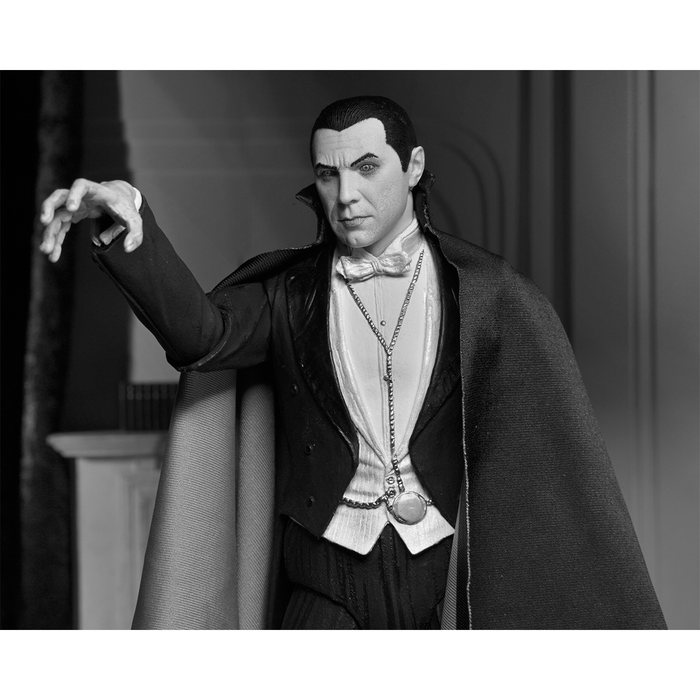 Universal Monsters 7-Inch Scale Ultimate Dracula (Carfax Abbey) Action Figure