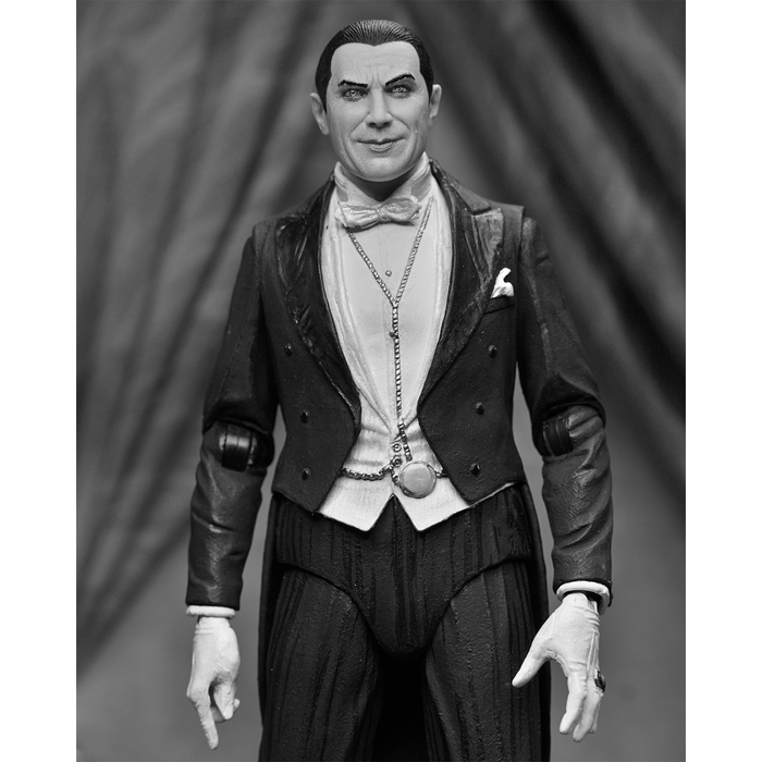 Universal Monsters 7-Inch Scale Ultimate Dracula (Carfax Abbey) Action Figure